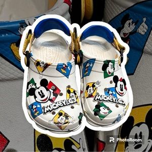 Kids Mickey Mouse Crocs Good conditions size 11c please look at pictures!